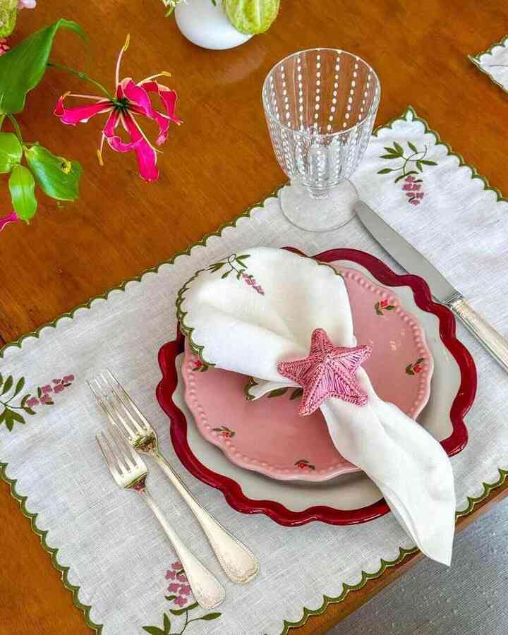 A complete Jardin table.